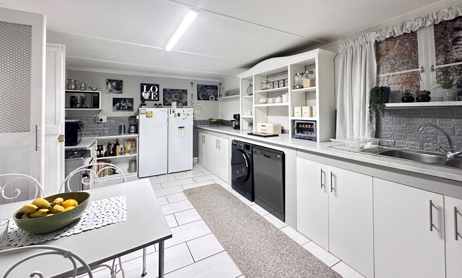 2 Bedroom Property for Sale in Stilbaai Oos Western Cape